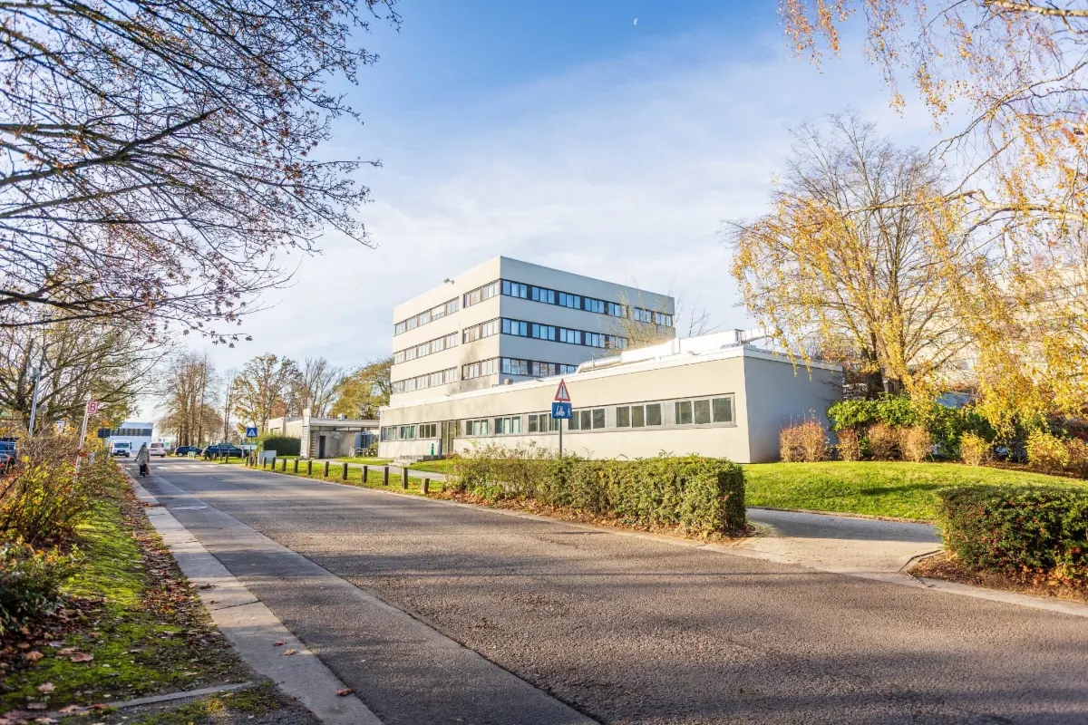 Handelszaak te  huur in Louvain-la-Neuve 1348 740.00€  slaapkamers 15.00m² - Zoekertje 650123