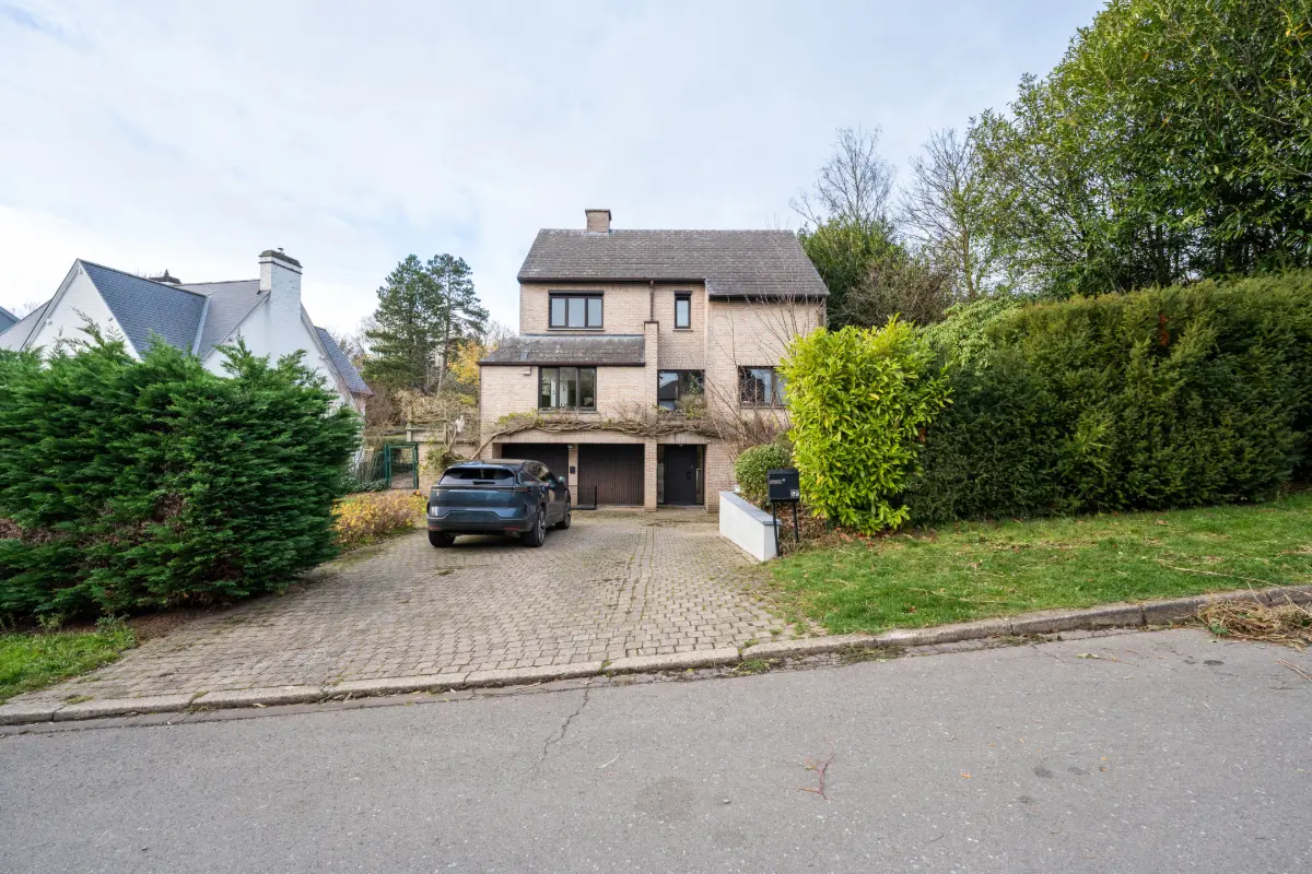 Villa te  koop in Sint-Genesius-Rode 1640 925000.00€ 4 slaapkamers 216.50m² - Zoekertje 649598