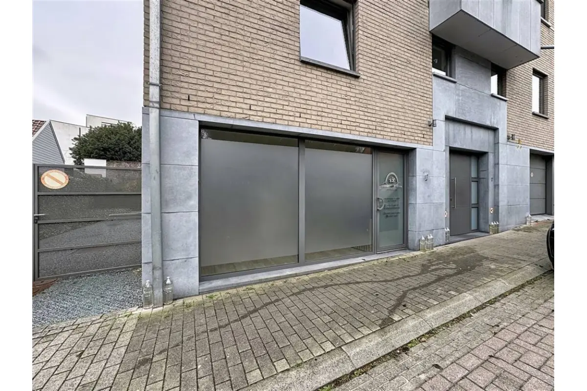 Handelszaak te  huur in Sint-Stevens-Woluwe 1932 2500.00€  slaapkamers m² - Zoekertje 650487