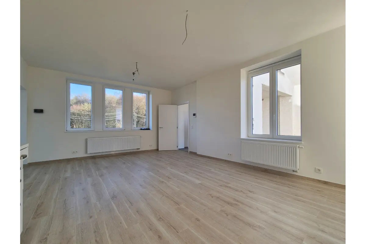 Commerce à louer à Genappe 1470 950.00€  chambres 85.00m² - Annonce 650917