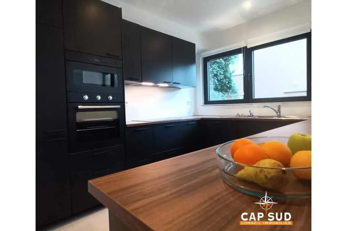 Maison à louer à Kraainem 1950 3000.00€ 5 chambres 250.00m² - Annonce 652000