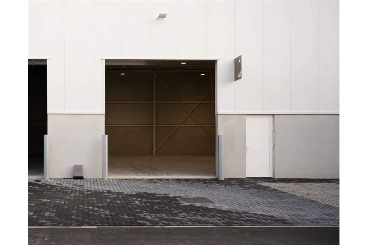 Commerce à louer à Tirlemont 3300 1365.00€  chambres 182.00m² - Annonce 652543