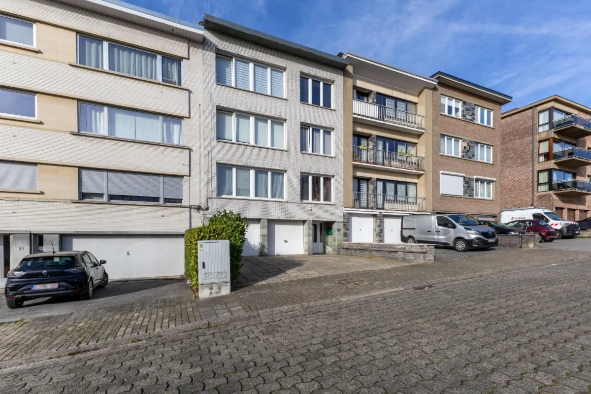 Huis te  koop in Dilbeek 1700 975000.00€ 9 slaapkamers m² - Zoekertje 654116