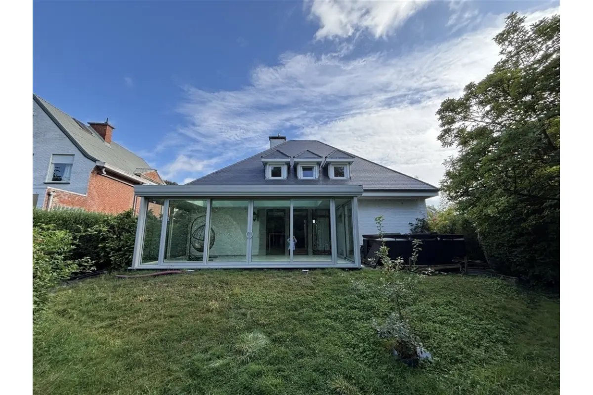 Villa te  in Wemmel 1780 2200.00€ 5 slaapkamers 280.00m² - Zoekertje 654718