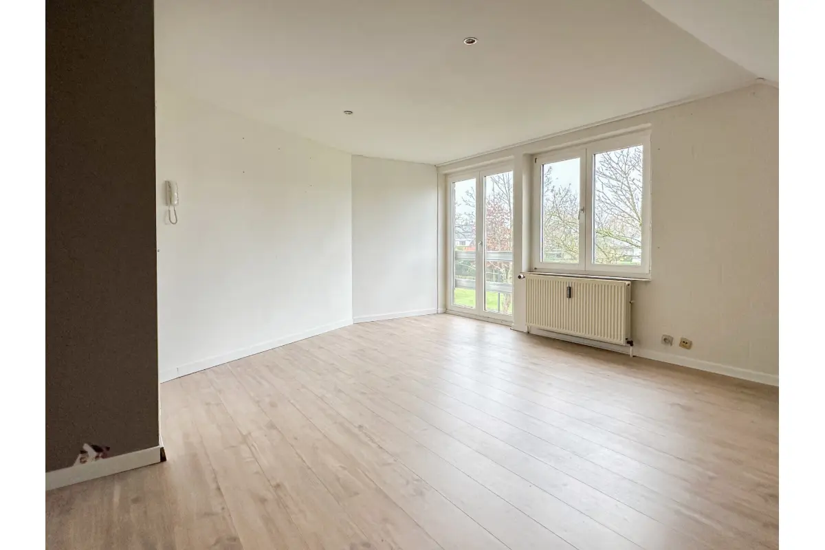 Handelszaak te  huur in Waterloo 1410 1660.00€  slaapkamers 95.00m² - Zoekertje 654664