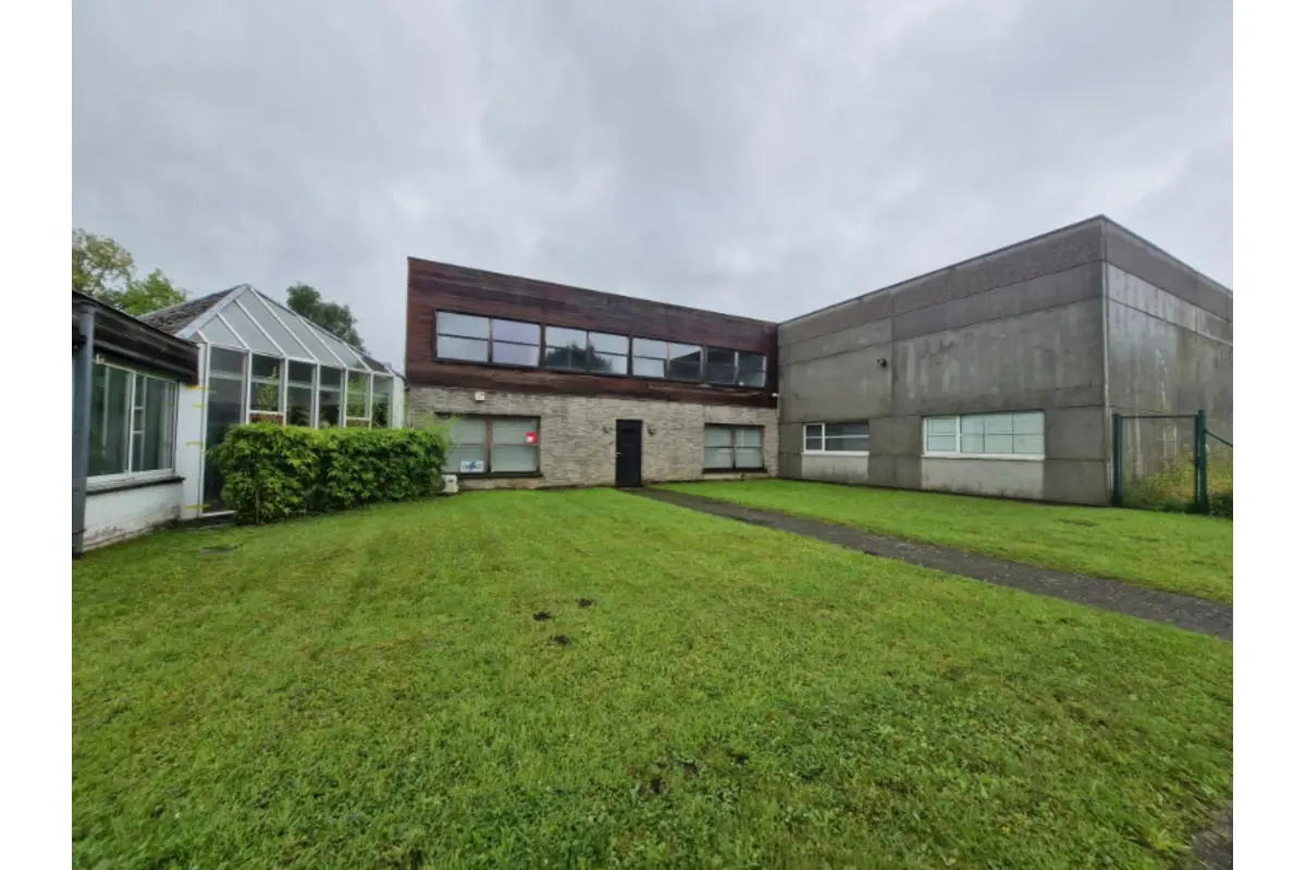 Commerce à louer à Wauthier-Braine 1440 1500.00€  chambres 256.00m² - Annonce 655673