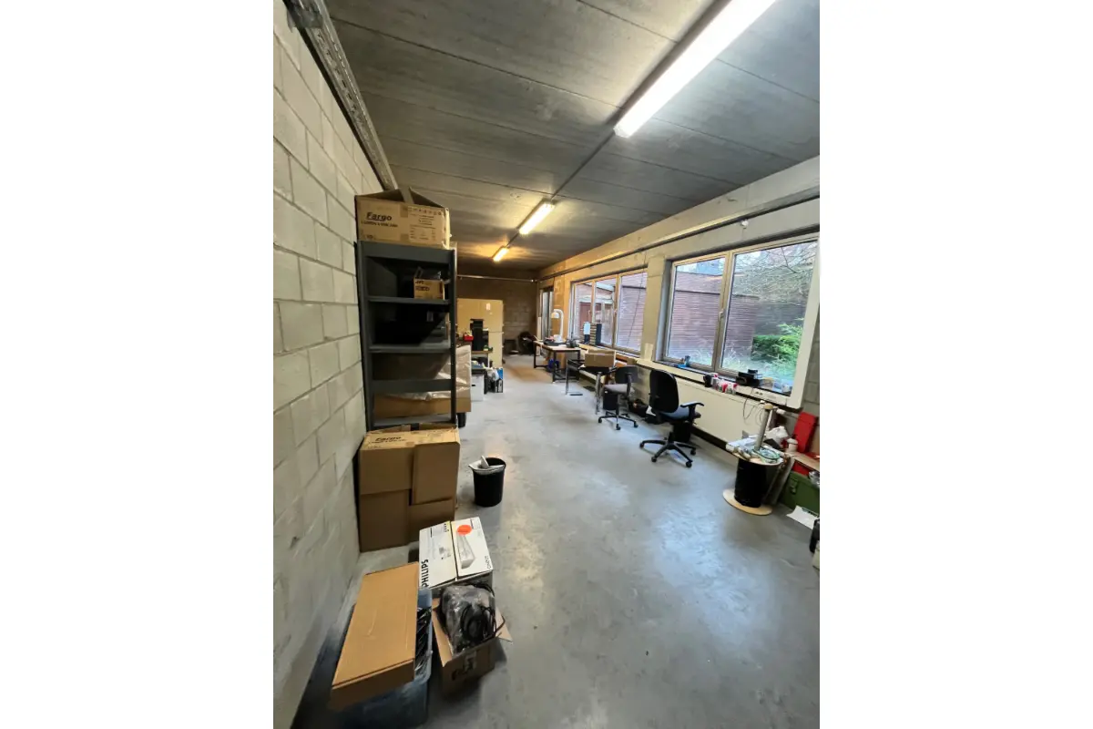 Commerce à louer à Peutie 1800 1500.00€  chambres m² - Annonce 656170