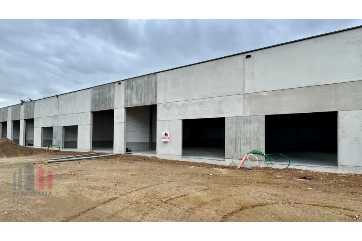 Commerce à louer à Affligem 1790 1800.00€  chambres 246.00m² - Annonce 657321