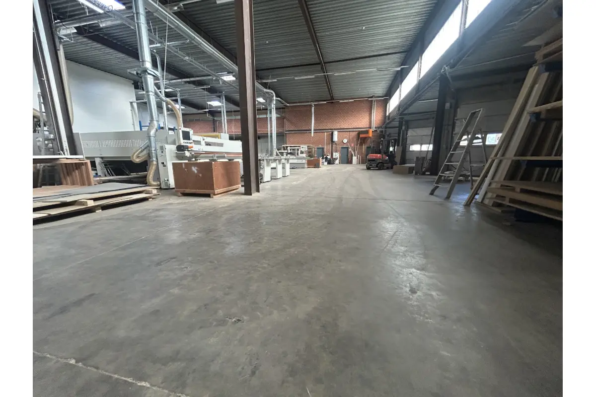 Handelszaak te  huur in Lot 1651 4750.00€  slaapkamers 1200.00m² - Zoekertje 657707