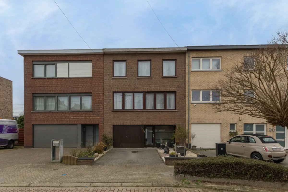 Huis te  koop in Sint-Pieters-Leeuw 1600 465000.00€ 4 slaapkamers 190.00m² - Zoekertje 657827