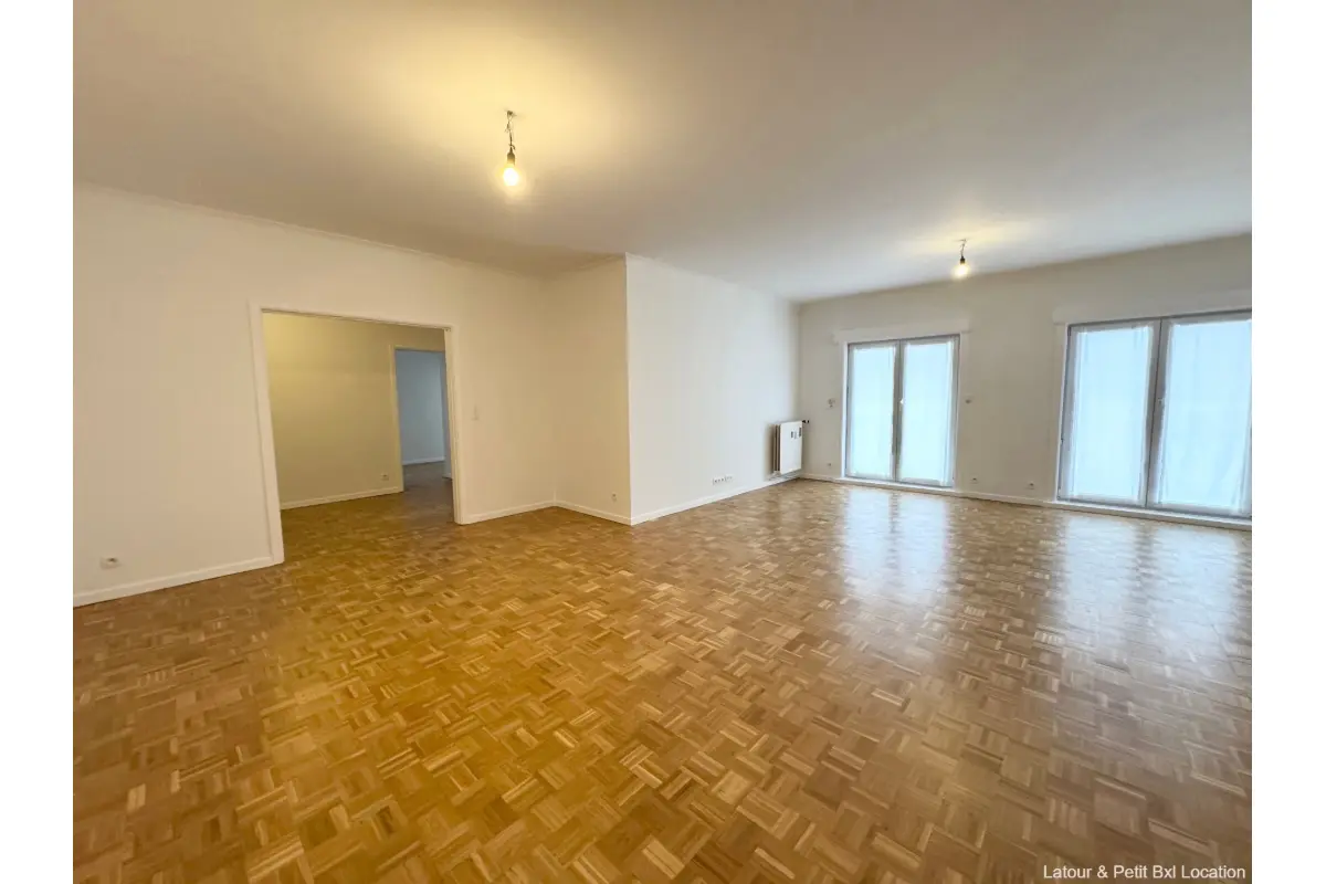 Appartement à louer à Kraainem 1950 2000.00€ 3 chambres 140.00m² - Annonce 659163