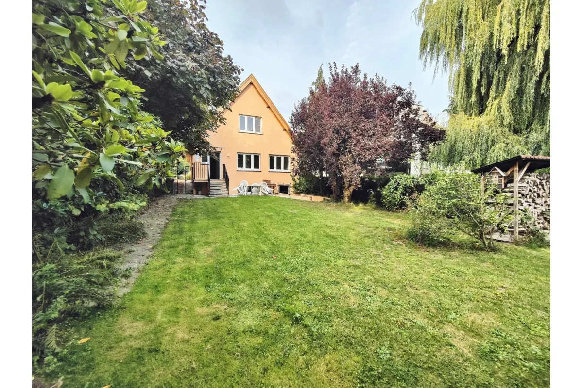 Villa à louer à Wezembeek-Oppem 1970 2250.00€ 4 chambres 180.00m² - Annonce 660328