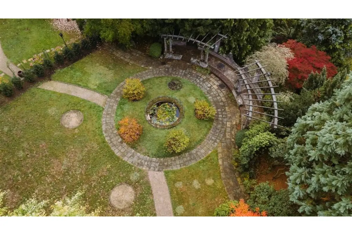 Grond te  koop in Sint-Genesius-Rode 1640 1475000.00€  slaapkamers m² - Zoekertje 660737