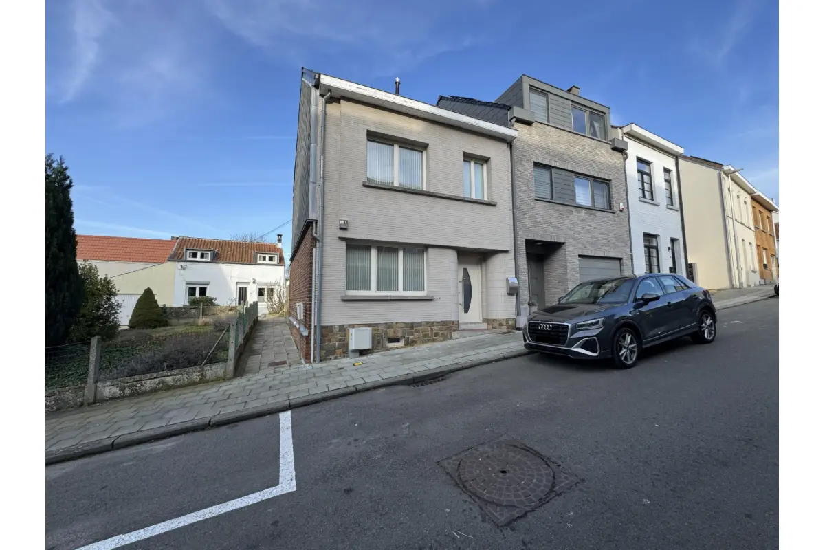 Maison à louer à Waterloo 1410 1900.00€ 3 chambres 125.00m² - Annonce 660375