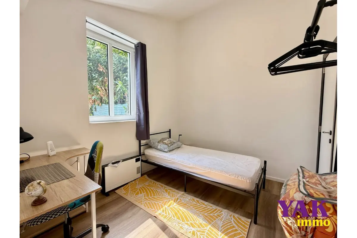 Kot te  in Charleroi 6000 450.00€ 1 slaapkamers 135.00m² - Zoekertje 661342