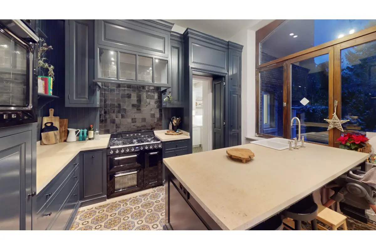 Herenhuis te  koop in Nijvel 1400 590000.00€ 5 slaapkamers 250.00m² - Zoekertje 661366