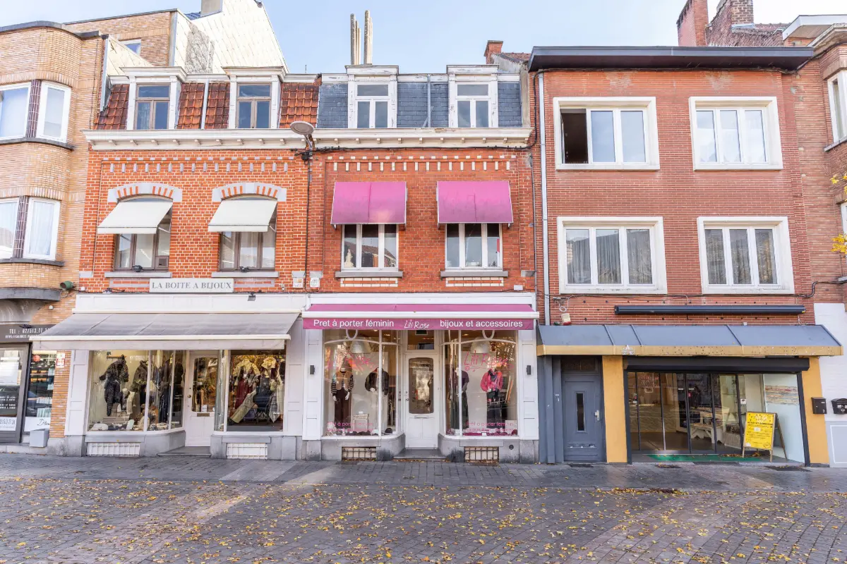 Immeuble de rapport - Immeuble à appartement à vendre à Braine-l'Alleud 1420 345000.00€ 3 chambres 170.00m² - Annonce 661767