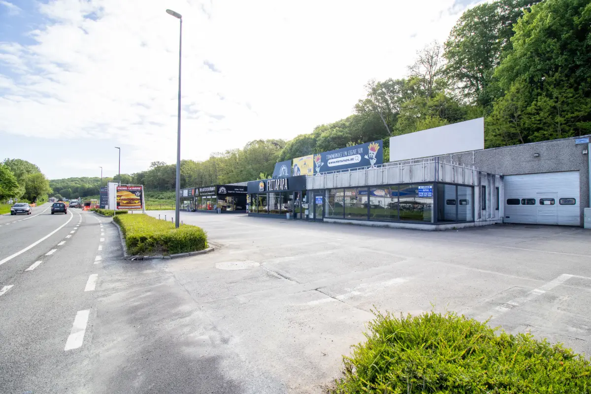 Commerce à louer à Wavre 1300 4000.00€  chambres 400.00m² - Annonce 661850
