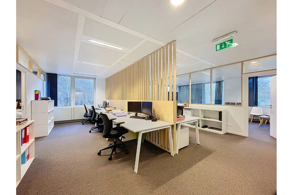 Handelszaak te  koop in Waterloo 1410 450000.00€  slaapkamers 234.00m² - Zoekertje 662183