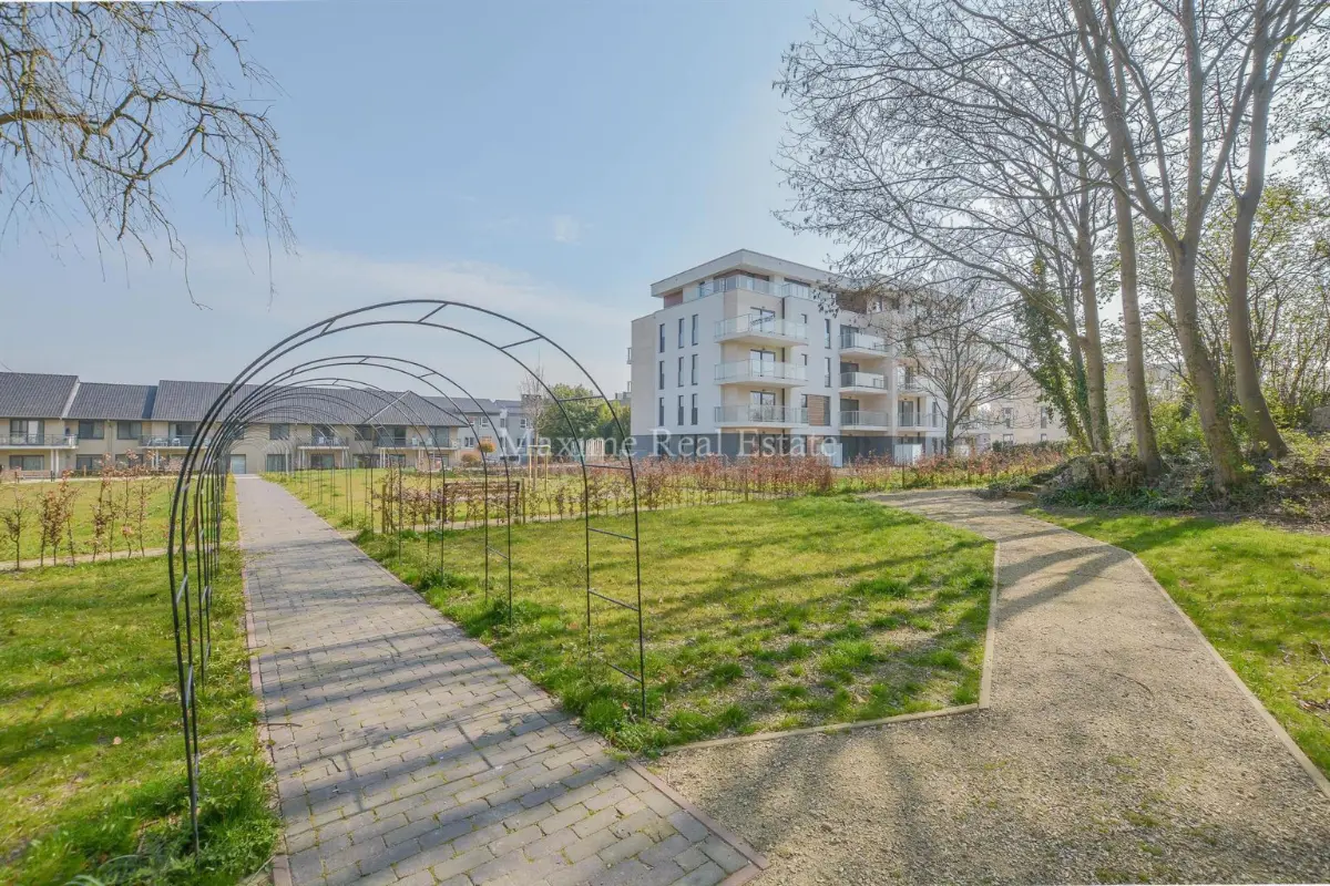 Appartement te  huur in Wezembeek-Oppem 1970 1350.00€ 2 slaapkamers 98.00m² - Zoekertje 664027