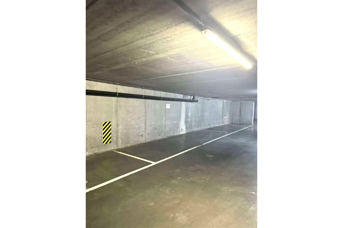 Box te  in Anderlecht 1070 17500.00€  slaapkamers m² - Zoekertje 666098