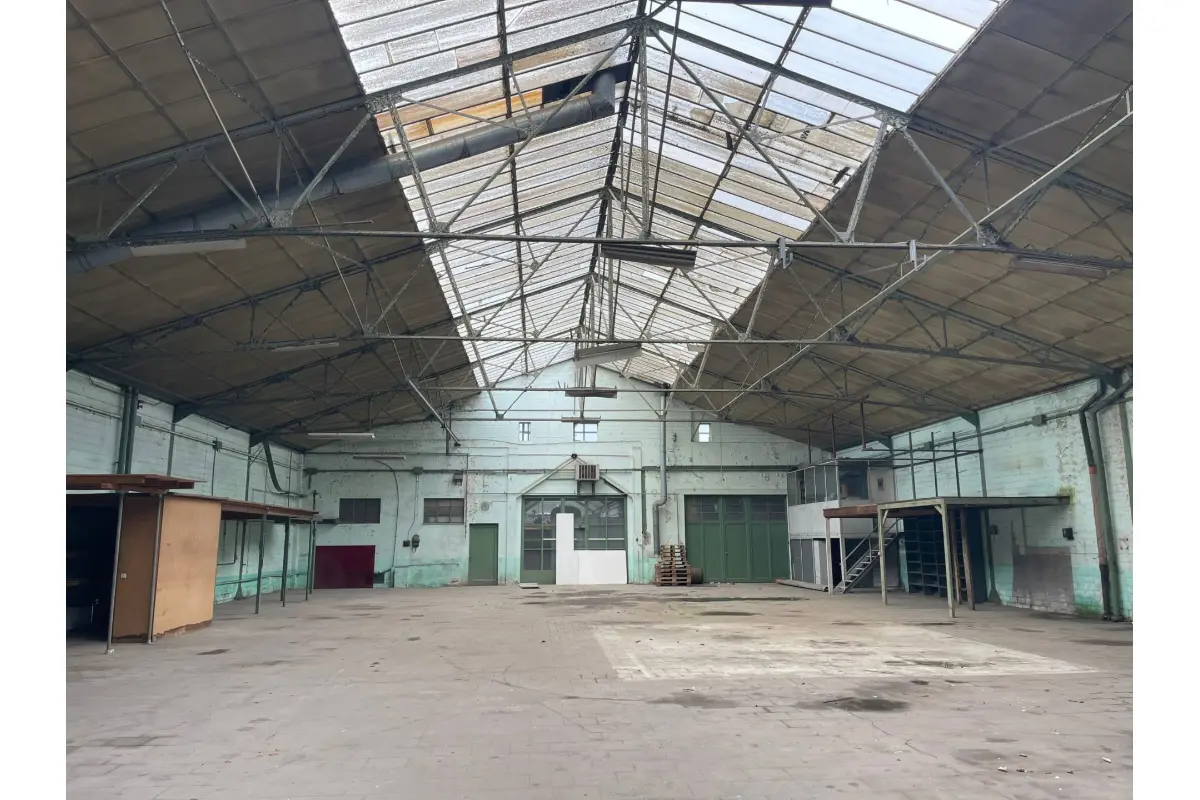 Commerce à louer à Braine-l'Alleud 1420 3500.00€  chambres 616.00m² - Annonce 667555