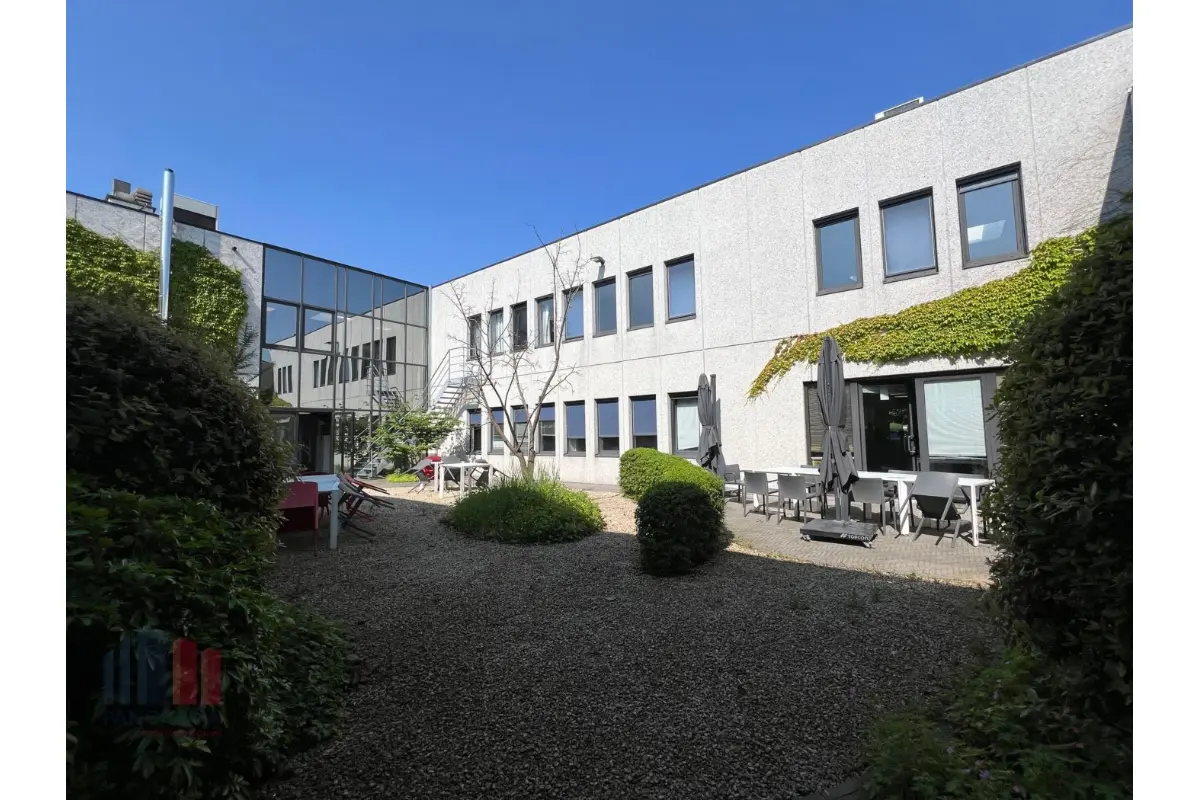 Commerce à vendre à Zellik 1731 1100000.00€  chambres 734.00m² - Annonce 666980