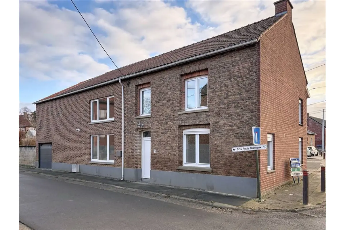 Huis te  koop in Orp-le-Grand 1350 335000.00€ 3 slaapkamers 150.00m² - Zoekertje 667037