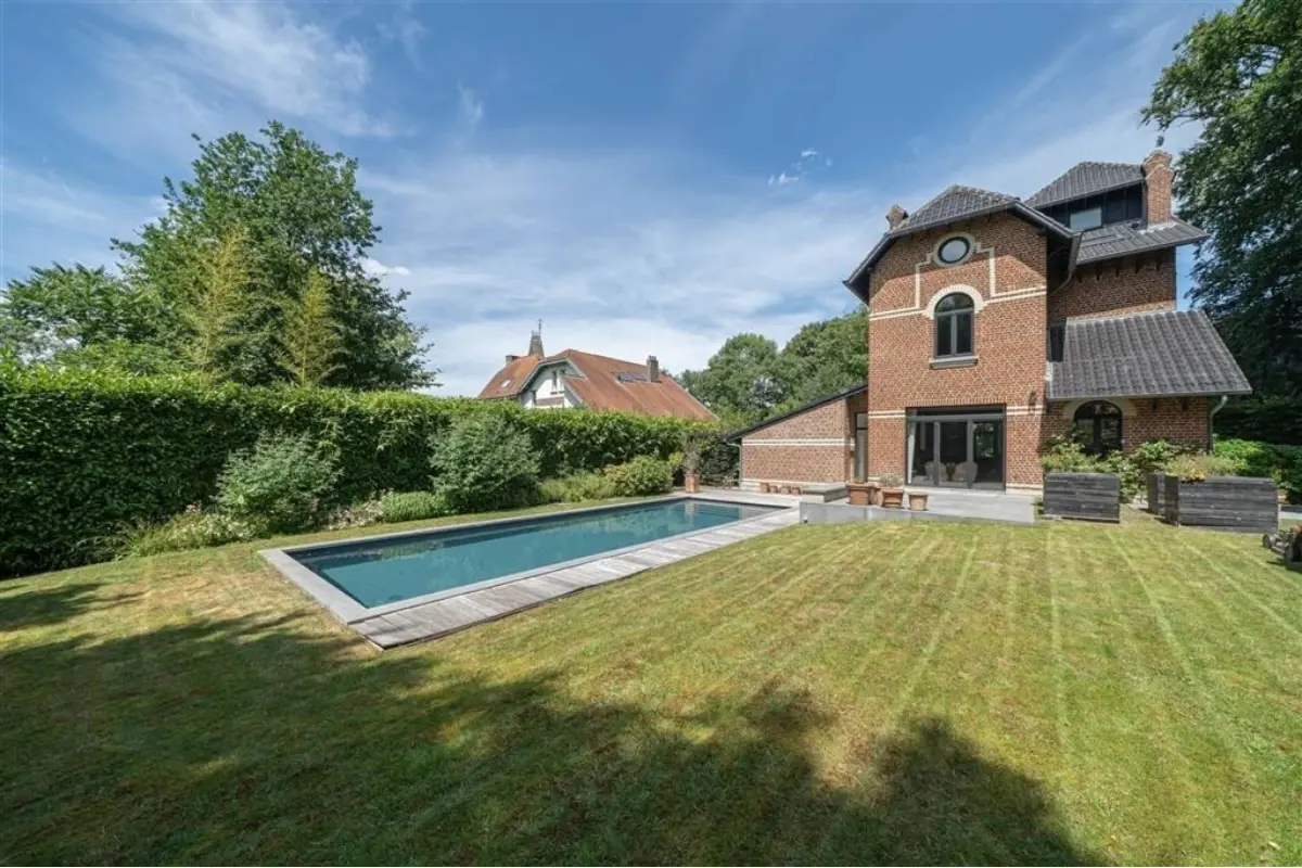 Huis te  koop in Beersel 1650 1490000.00€ 7 slaapkamers 340.00m² - Zoekertje 668807