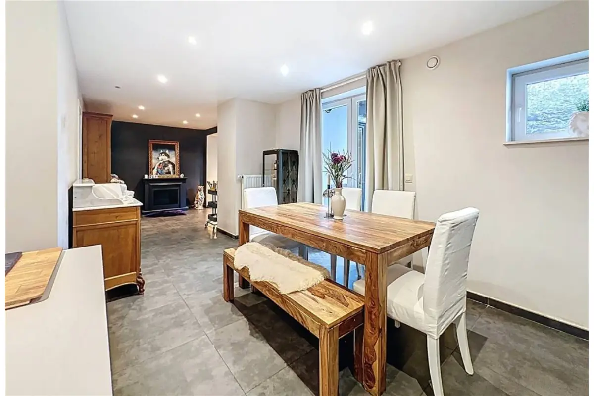 Appartement à louer à Chastre-Villeroux-Blanmont 1450 1000.00€ 2 chambres 130.00m² - Annonce 670886