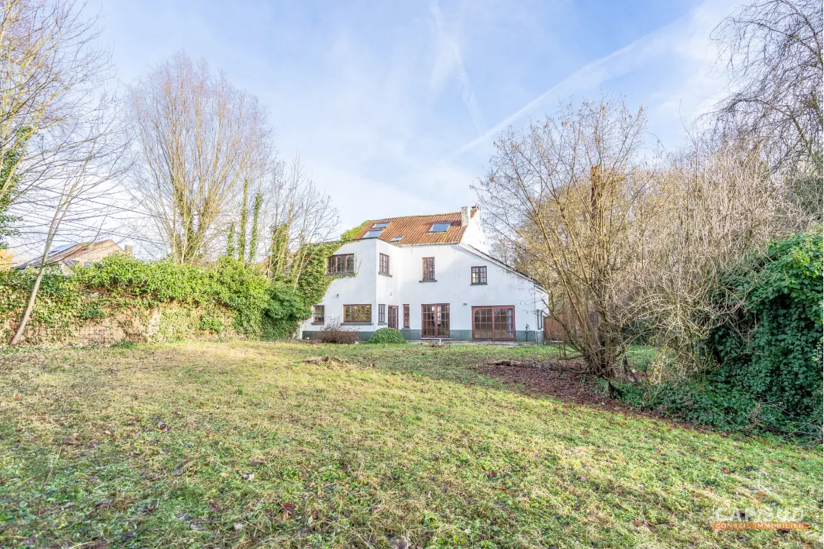 Villa te  koop in Waterloo 1410 525000.00€ 4 slaapkamers 210.00m² - Zoekertje 669398