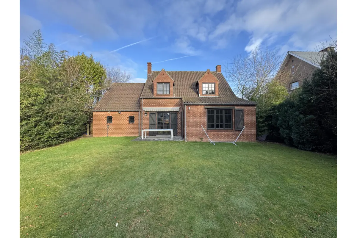 Villa te  huur in Waterloo 1410 2200.00€ 3 slaapkamers 140.00m² - Zoekertje 669952