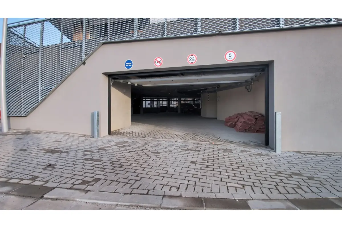 Parking / garage à vendre à Braine-l'Alleud 1420 26000.00€  chambres m² - Annonce 669589