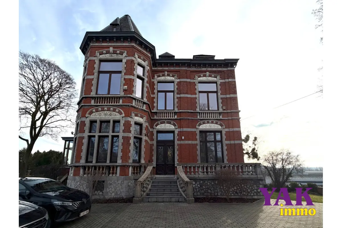 Handelszaak te  in Charleroi 6000 600.00€  slaapkamers 80.00m² - Zoekertje 672117