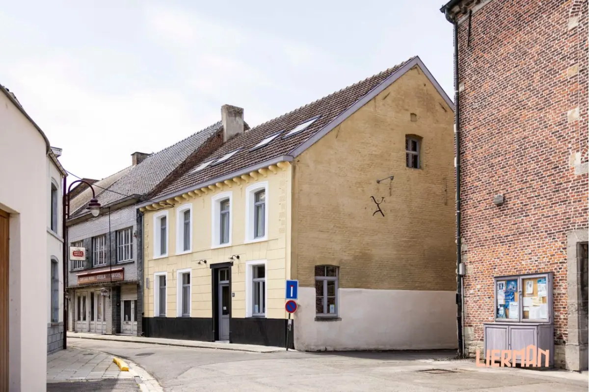 Commerce à vendre à Biévène 1547 749000.00€  chambres m² - Annonce 671593