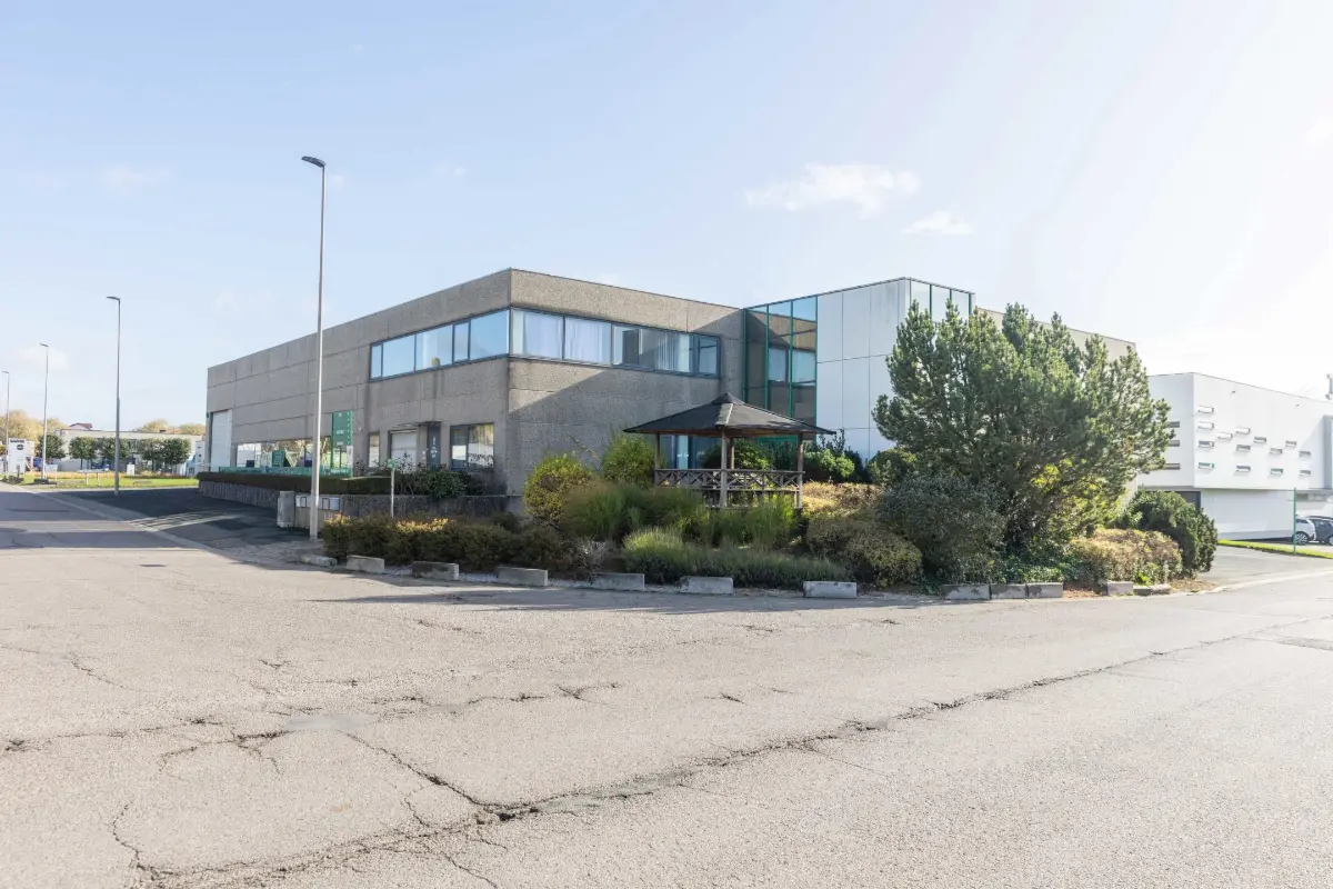 Handelszaak te  koop in Waver 1300 1950000.00€  slaapkamers 2230.00m² - Zoekertje 672247