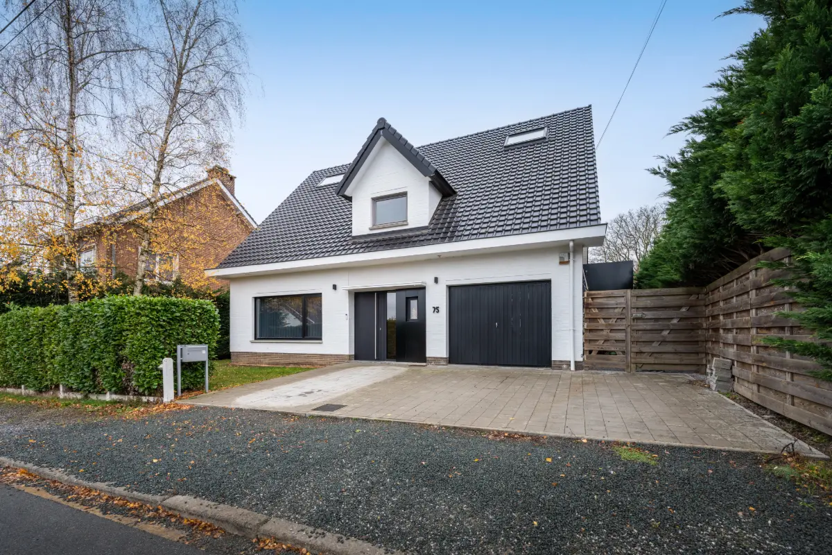 Villa te  koop in Waterloo 1410 840000.00€ 4 slaapkamers 255.00m² - Zoekertje 673141