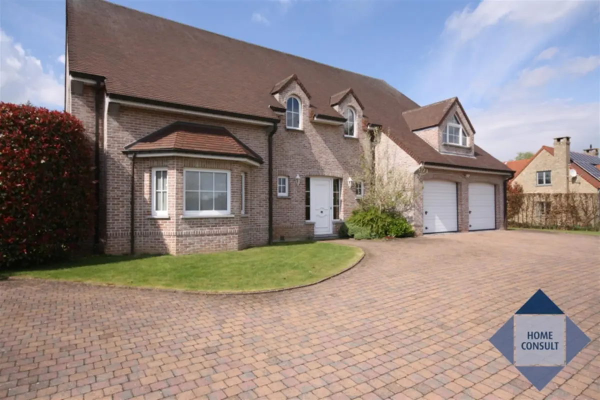 Villa te  huur in Overijse 3090 2800.00€ 6 slaapkamers m² - Zoekertje 672350