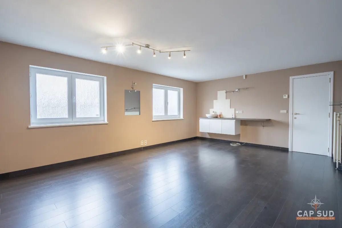 Commerce à  à Waterloo 1410 650.00€  chambres 55.00m² - Annonce 672765