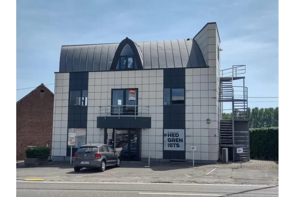 Huis te  koop in Strijtem 1760 445000.00€ 3 slaapkamers 242.00m² - Zoekertje 672407