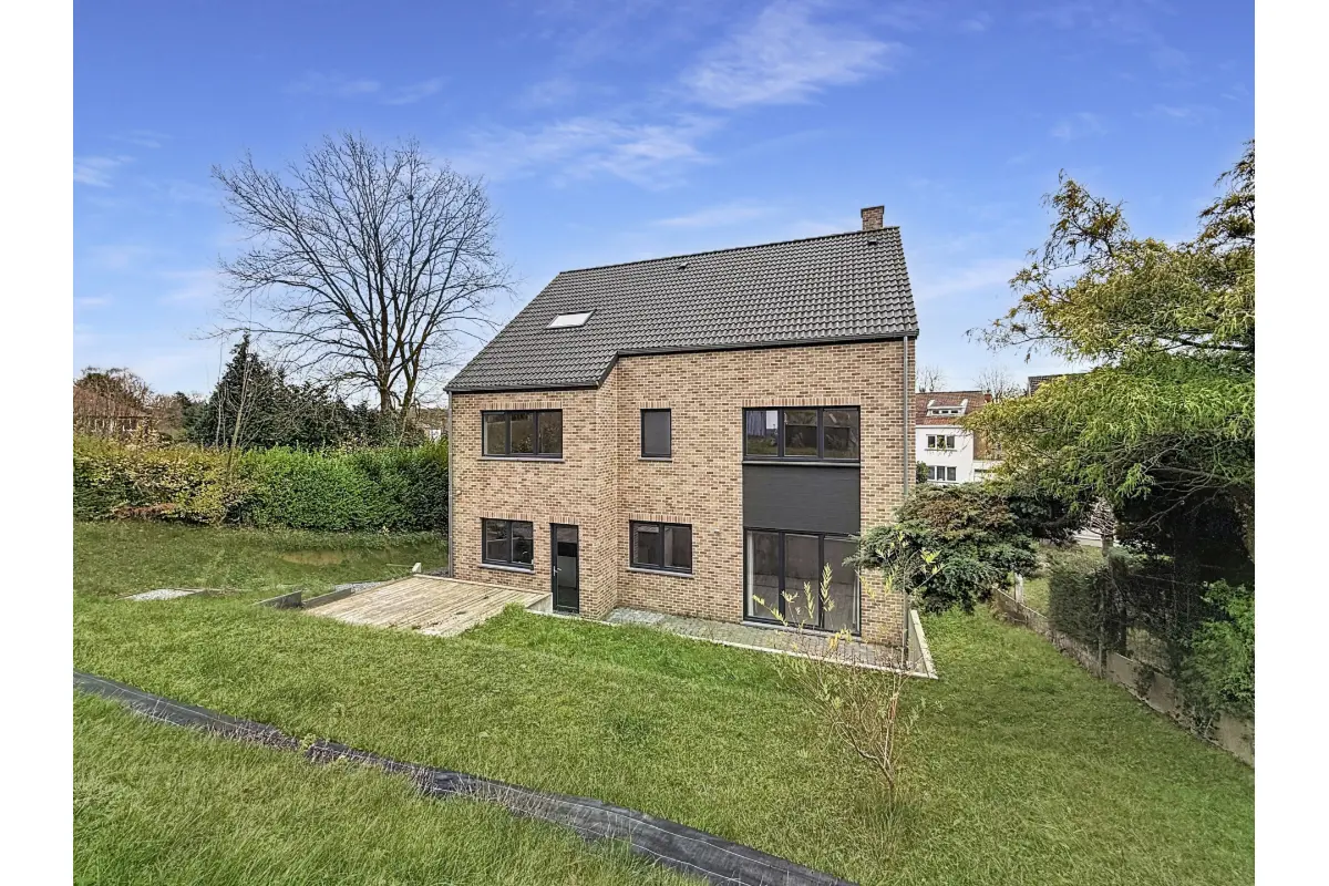 Huis te  koop in Waver 1300 595000.00€ 6 slaapkamers 285.00m² - Zoekertje 673694