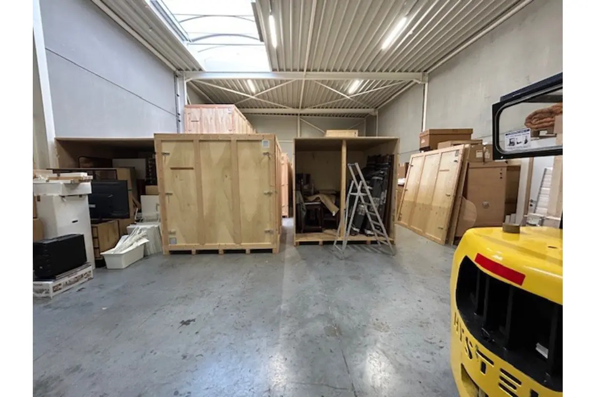 Commerce à louer à Clabecq 1480 1500.00€  chambres 244.00m² - Annonce 673691