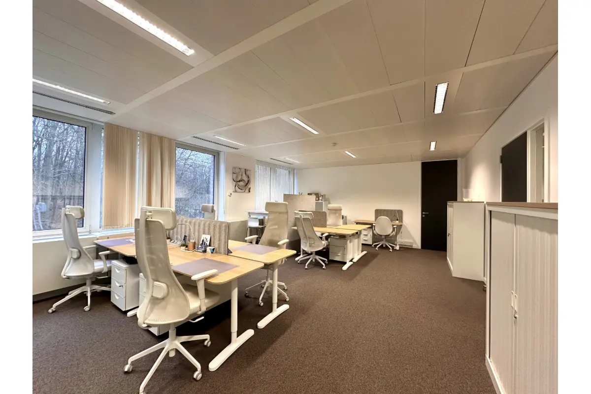 Commerce à louer à Waterloo 1410 1250.00€  chambres 60.00m² - Annonce 673672