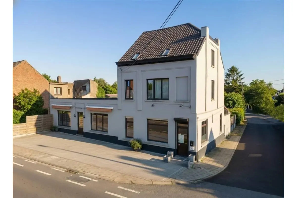Commerce à  à Braine-le-Château 1440 395000.00€ 3 chambres 300.00m² - Annonce 674087