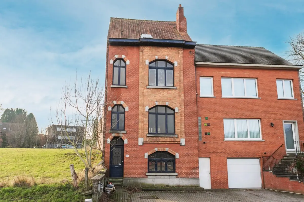 Huis te  koop in Dworp 1653 270000.00€ 3 slaapkamers 249.00m² - Zoekertje 673263