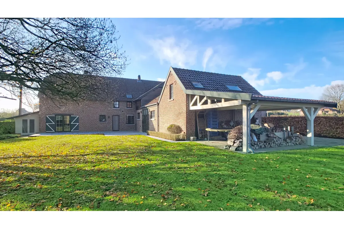 Huis te  koop in Sint-Pieters-Leeuw 1600 795000.00€ 5 slaapkamers 308.00m² - Zoekertje 674841