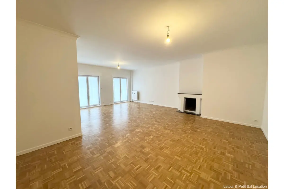 Appartement à louer à Kraainem 1950 2000.00€ 3 chambres 140.00m² - Annonce 674851