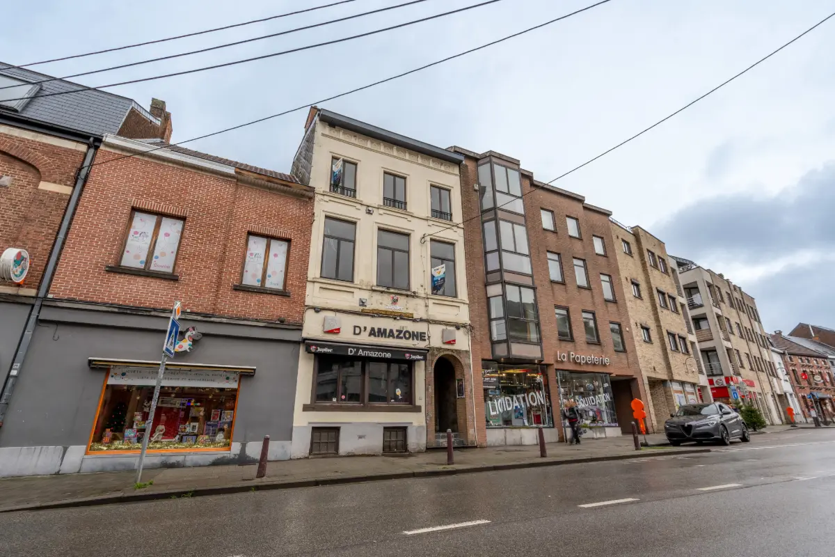 Immeuble mixte à vendre à Nivelles 1400 450000.00€ 5 chambres 335.00m² - Annonce 675323