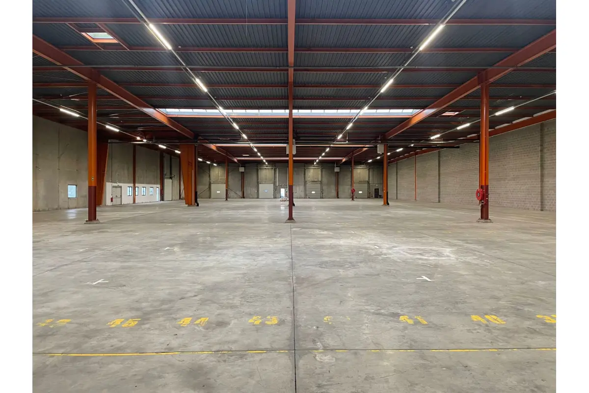 Commerce à louer à Zaventem 1930 21833.00€  chambres 3400.00m² - Annonce 675004