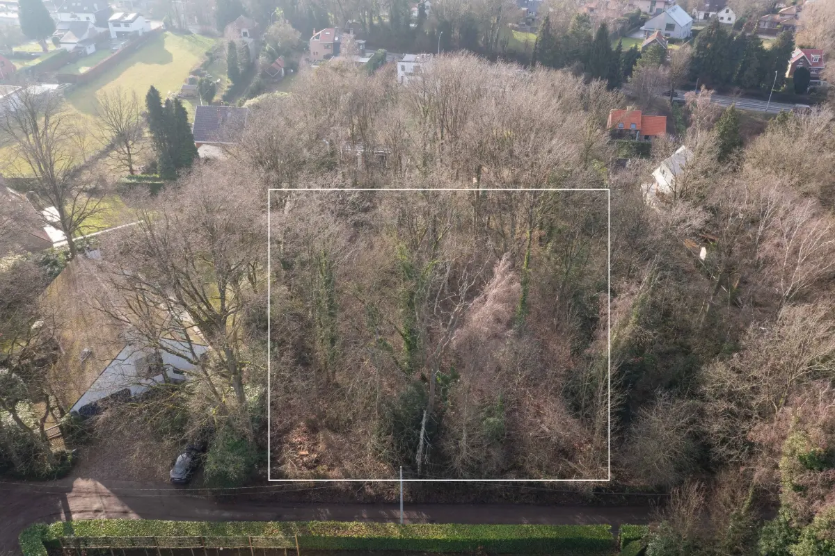 Grond te  koop in Sint-Genesius-Rode 1640 799000.00€  slaapkamers m² - Zoekertje 675001